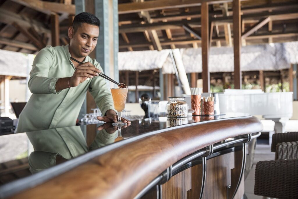TAB Beachcomber Golf Resort & Spa - La Caravelle Bar 1