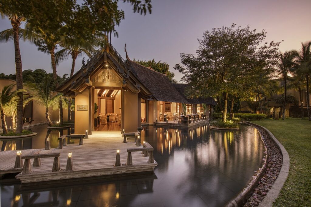 TAB Beachcomber Golf Resort & Spa - Restaurant Blue Ginger 1