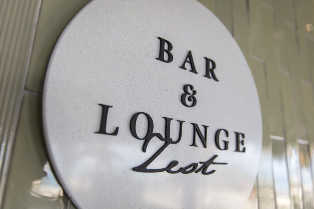 Zest Bar & Lounge 1
