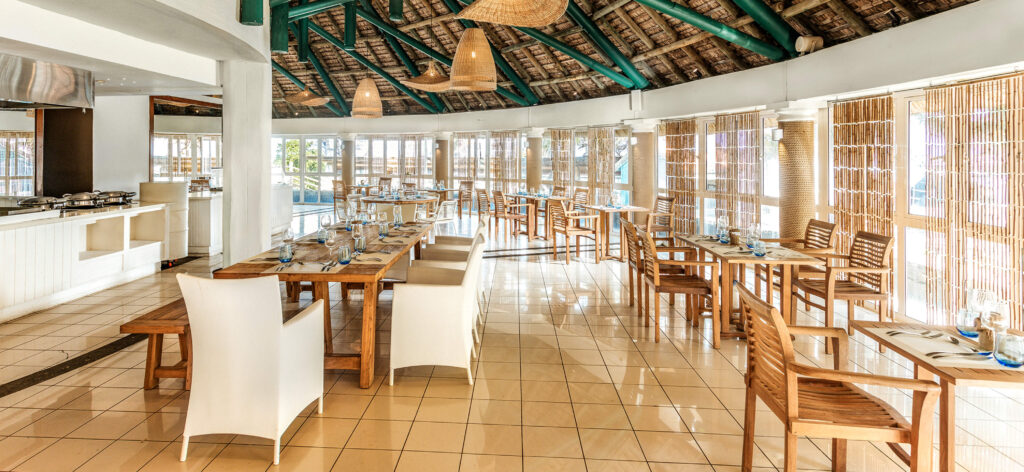 FA_90� East restaurant 01-Grande.jpg