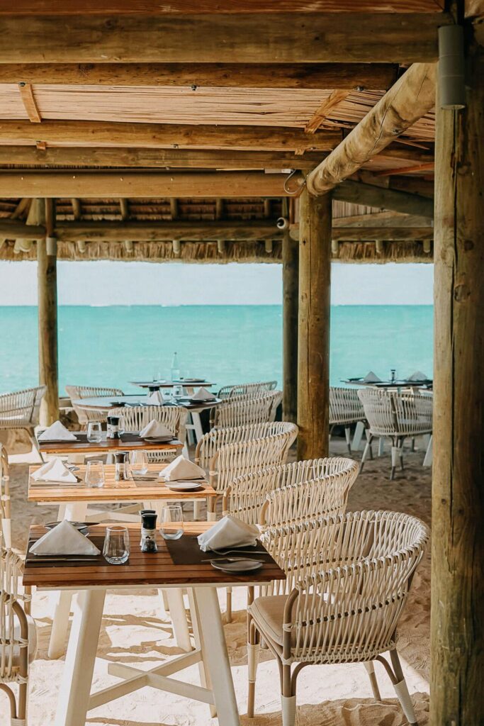 Veranda-Paul-et-Virginie-Le-St-Geran-Restaurant-and-Beach-Bar