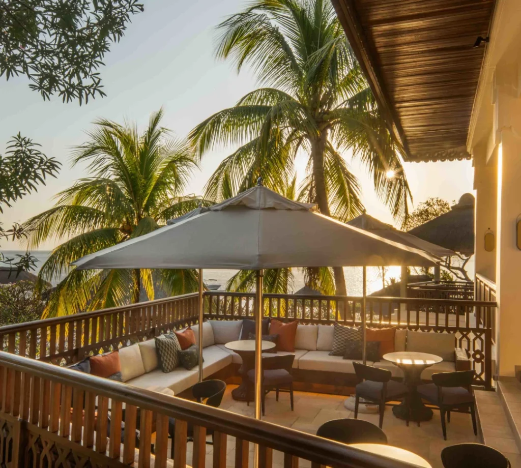 MRUHIHI_Sunset_Bar_View_1